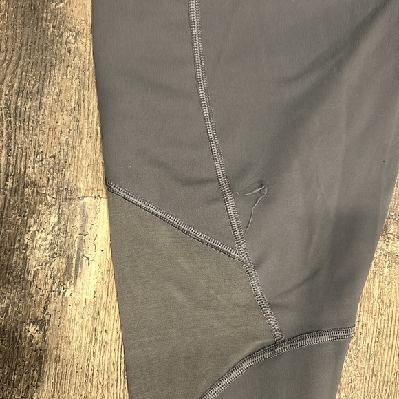 Victoria’s Secret workout leggings - Picture 6 of 6